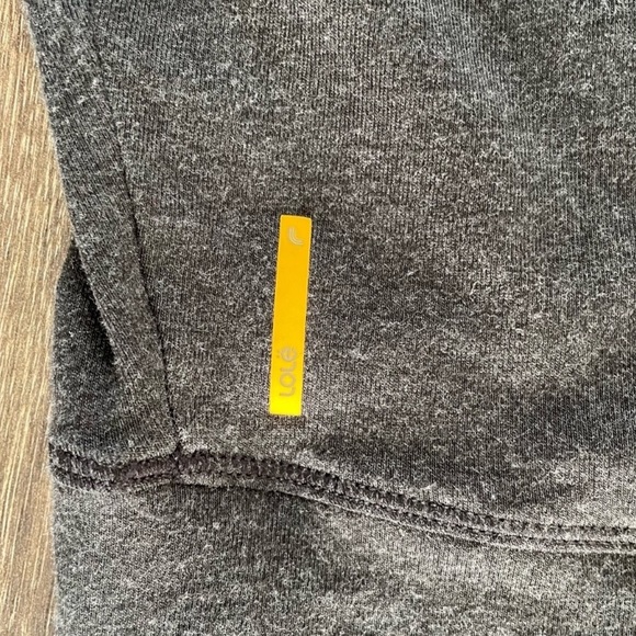 Lolë Extra Soft Top - Picture 3 of 6